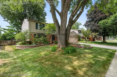 Exterior - 5963 Cliffside Dr, Troy, MI 48085 photo 13 of 13