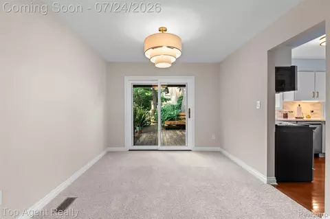 Dining - 5963 Cliffside Dr, Troy, MI 48085 photo 2 of 2