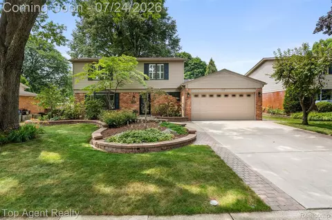 Exterior - 5963 Cliffside Dr, Troy, MI 48085 photo 3 of 13