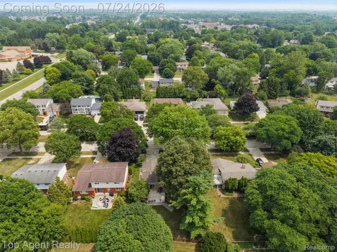 View/Area - 5963 Cliffside Dr, Troy, MI 48085 photo 3 of 3
