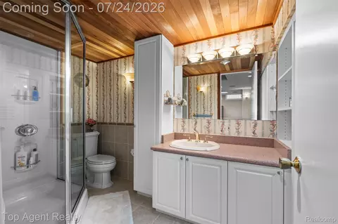 Bath - 5963 Cliffside Dr, Troy, MI 48085 photo 4 of 5