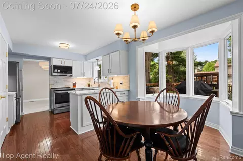 Kitchen - 5963 Cliffside Dr, Troy, MI 48085 photo 5 of 5