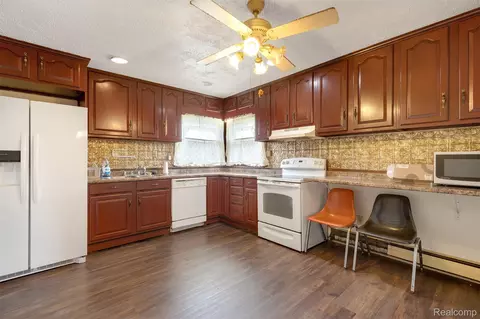 Kitchen - 37483 Barth St, Romulus, MI 48174 photo 1 of 3