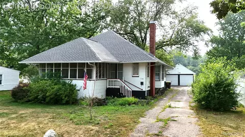 118 Commercial St, Chesaning, MI 48616