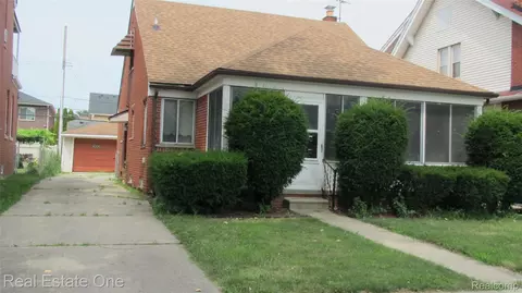 4905 Maple St, Dearborn, MI 48126