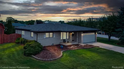 36544 Thomas Dr, Sterling Heights, MI 48312