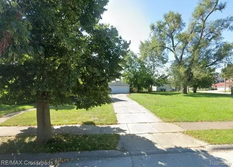 989 Kings Hwy, Lincoln Park, MI 48146