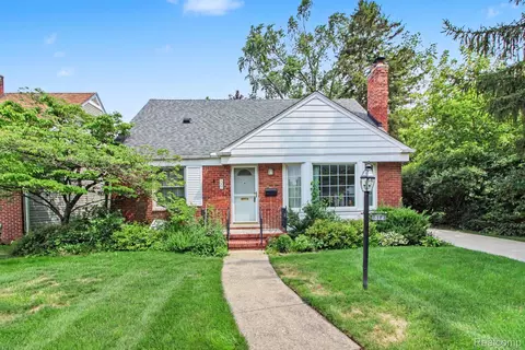 812 Lloyd Ave, Royal Oak, MI 48073