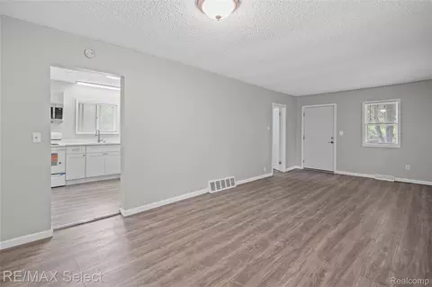 Living - 2046 Lambden Rd, Flint, MI 48532 photo 3 of 3