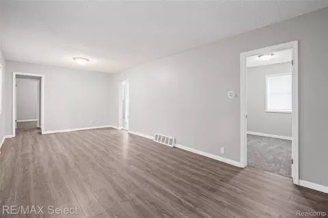 Living - 2046 Lambden Rd, Flint, MI 48532 photo 2 of 3