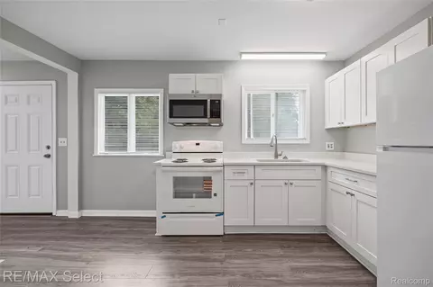 Kitchen - 2046 Lambden Rd, Flint, MI 48532 photo 3 of 3