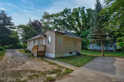 Other - 2046 Lambden Rd, Flint, MI 48532 photo 4 of 13