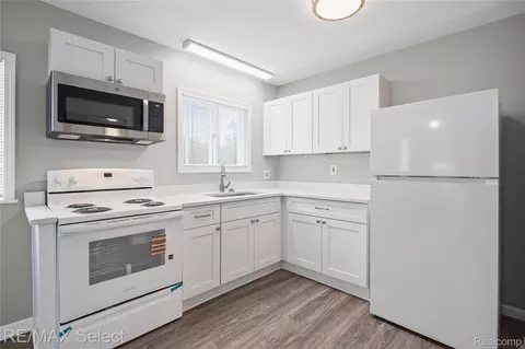 Kitchen - 2046 Lambden Rd, Flint, MI 48532 photo 1 of 3
