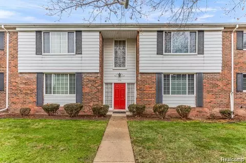 25316 Shiawassee Cir #104, Southfield, MI 48033