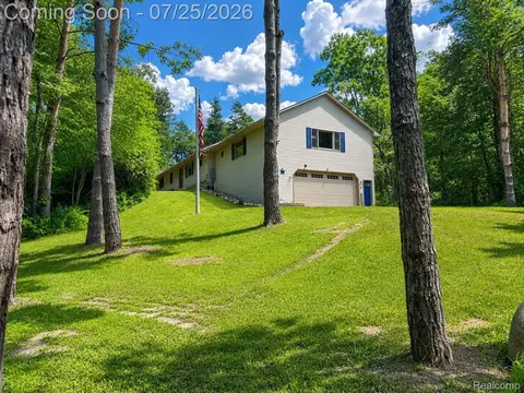 10201 Washburn Rd, Goodrich, MI 48438