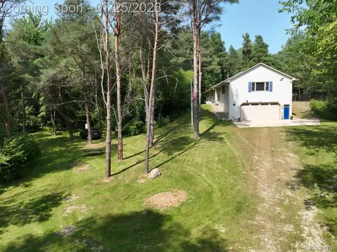 10201 Washburn Rd, Goodrich, MI 48438