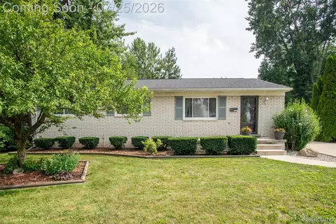 31045 John Hauk St, Garden City, MI 48135