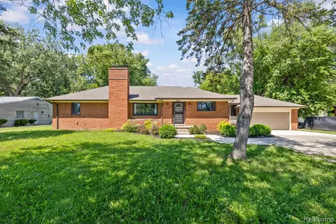 18480 W 9 Mile Rd, Southfield, MI 48075