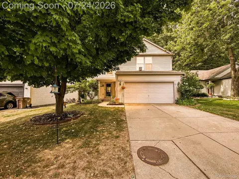 1643 Prairie Dr, Pontiac, MI 48340