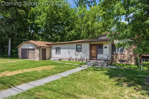 28430 Terrence St, Livonia, MI 48154