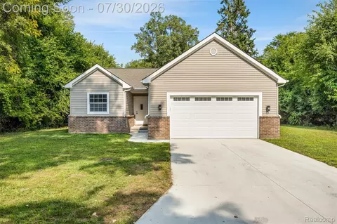 21806 Waldron St, Farmington Hills, MI 48336