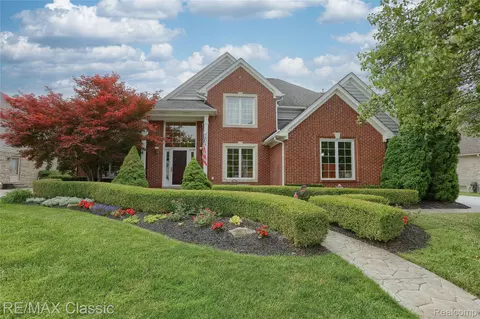 4434 Chablis Dr, Sterling Heights, MI 48314