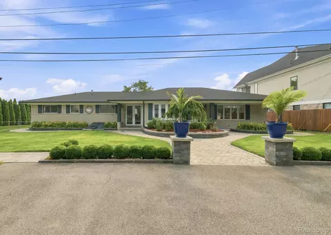 49860 Miller Ct, Chesterfield, MI 48047