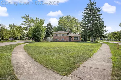 30633 Gladys Ave, Westland, MI 48185