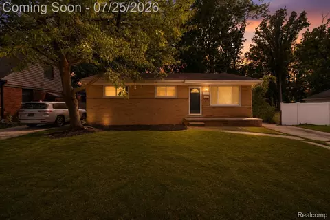20308 Shady Lane Ave, Saint Clair Shores, MI 48080