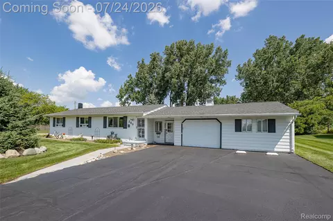 280 Kintyre Dr, Oxford, MI 48371