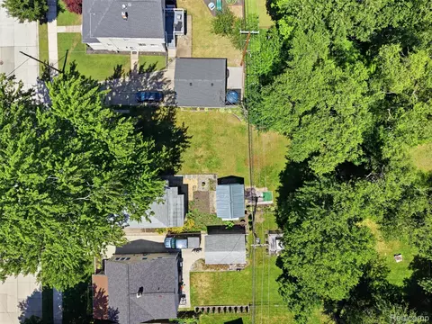 View/Area - 305 Renshaw Ave, Clawson, MI 48017 photo 1 of 4