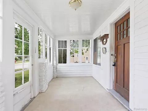 Exterior - 305 Renshaw Ave, Clawson, MI 48017 photo 6 of 17