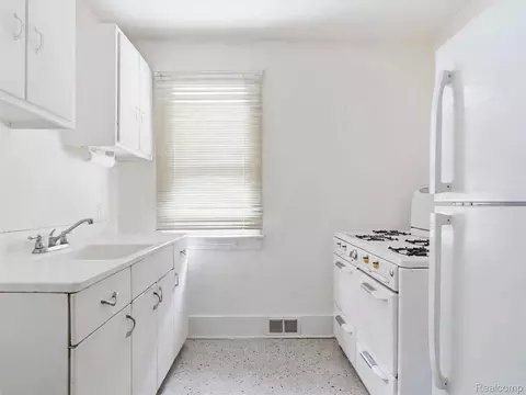 Kitchen - 305 Renshaw Ave, Clawson, MI 48017 photo 1 of 3