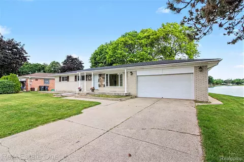 1347 E Square Lake Rd, Troy, MI 48085