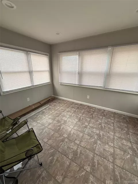 Exterior - 6532 Jonathon St, Dearborn, MI 48126 photo 2 of 4