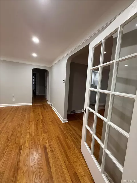 Entry Way - 6532 Jonathon St, Dearborn, MI 48126 photo 1 of 3