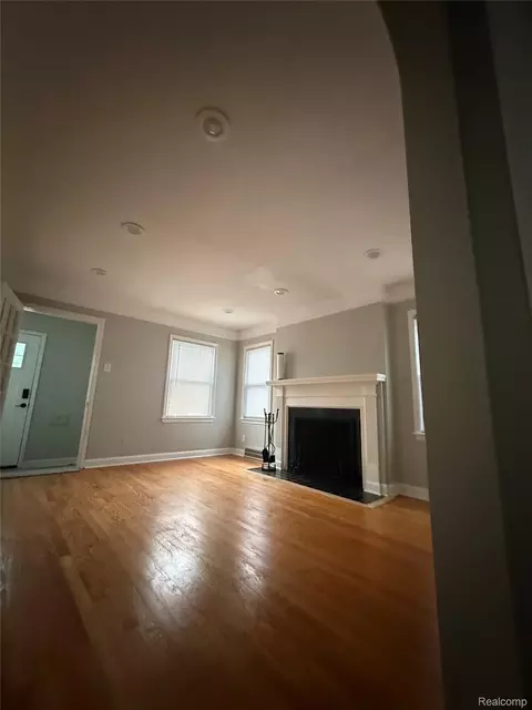 Living - 6532 Jonathon St, Dearborn, MI 48126 photo 1 of 1