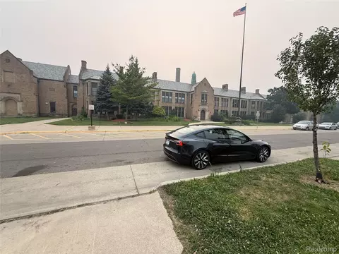 Exterior - 6532 Jonathon St, Dearborn, MI 48126 photo 4 of 4