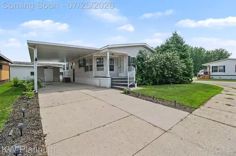 49454 Wisteria Ct, Shelby Township, MI 48315