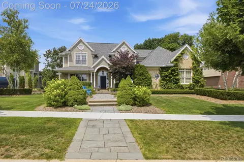 18199 Parkshore Dr, Northville, MI 48168