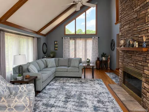Living - 2495 N Custer Rd N, Monroe, MI 48162 photo 2 of 5