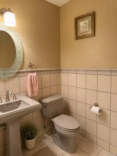 Bath - 2495 N Custer Rd N, Monroe, MI 48162 photo 2 of 5