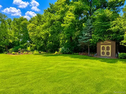 Exterior - 2495 N Custer Rd N, Monroe, MI 48162 photo 9 of 13