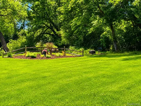 Exterior - 2495 N Custer Rd N, Monroe, MI 48162 photo 13 of 13