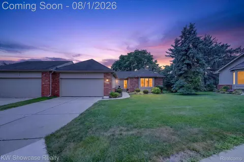 37061 Sandalwood, Farmington Hills, MI 48331