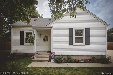 34851 Wadsworth St, Livonia, MI 48150