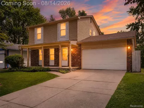 197 Surrey Hts, Westland, MI 48186