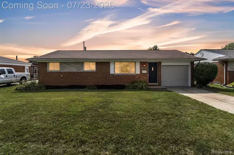 40311 Colony Dr, Sterling Heights, MI 48313