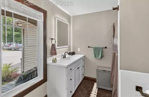 Bath - 4915 Anglers Ln, Sage, MI 48624 photo 2 of 3