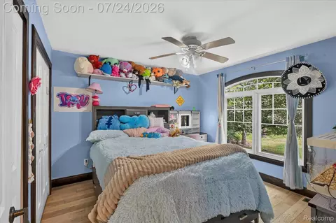 Bedroom - 4915 Anglers Ln, Sage, MI 48624 photo 6 of 9